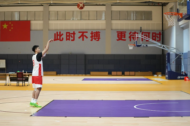 如何通过快攻训练提高球员的速度和灵活性?_2